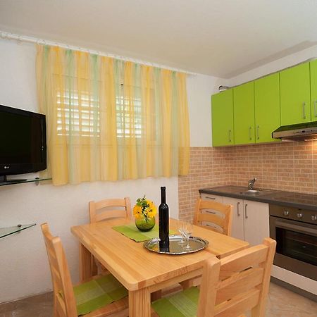 Beach Resort Apartments Bucina Baska Voda Luaran gambar