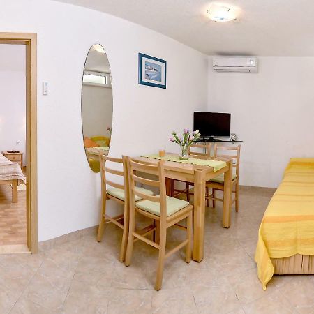 Beach Resort Apartments Bucina Baska Voda Luaran gambar