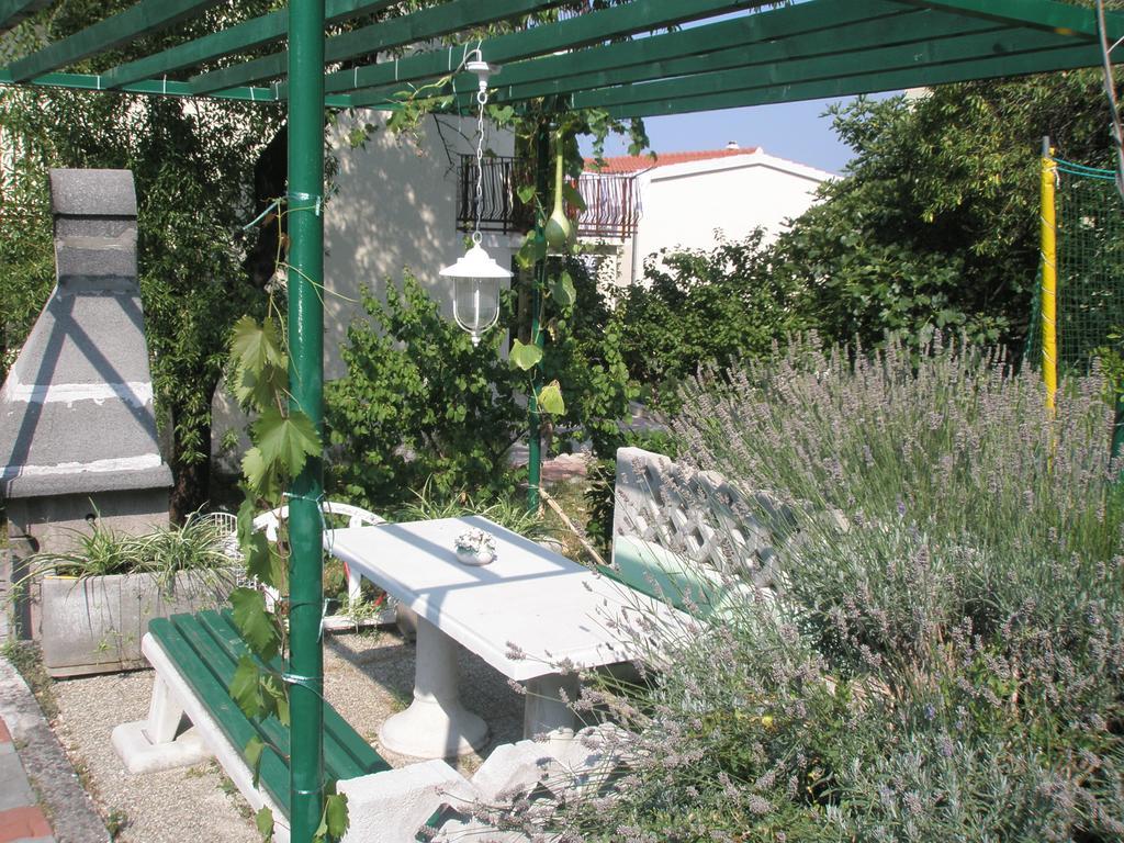 Beach Resort Apartments Bucina Baska Voda Luaran gambar