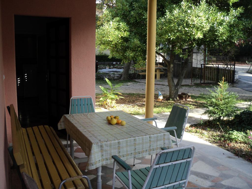 Beach Resort Apartments Bucina Baska Voda Luaran gambar