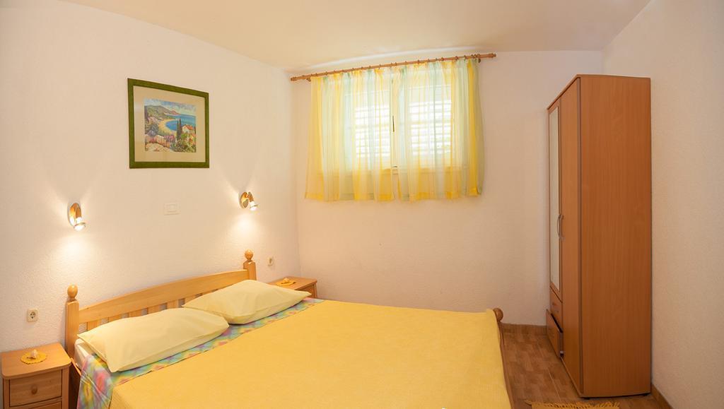 Beach Resort Apartments Bucina Baska Voda Luaran gambar
