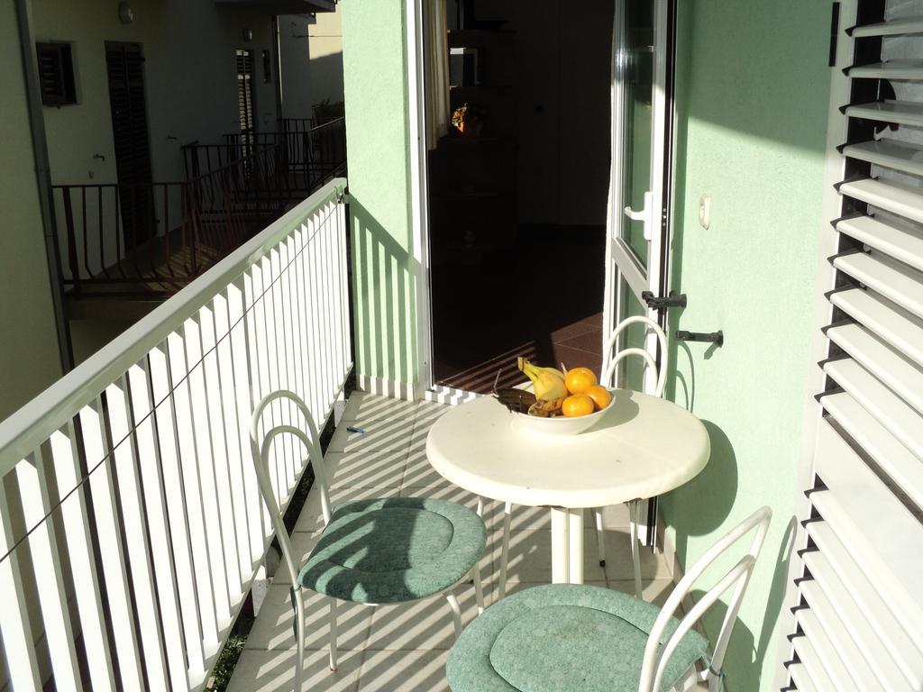 Beach Resort Apartments Bucina Baska Voda Luaran gambar