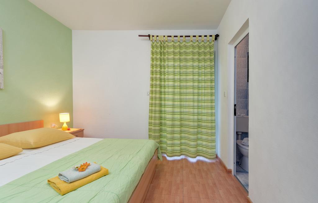 Beach Resort Apartments Bucina Baska Voda Luaran gambar