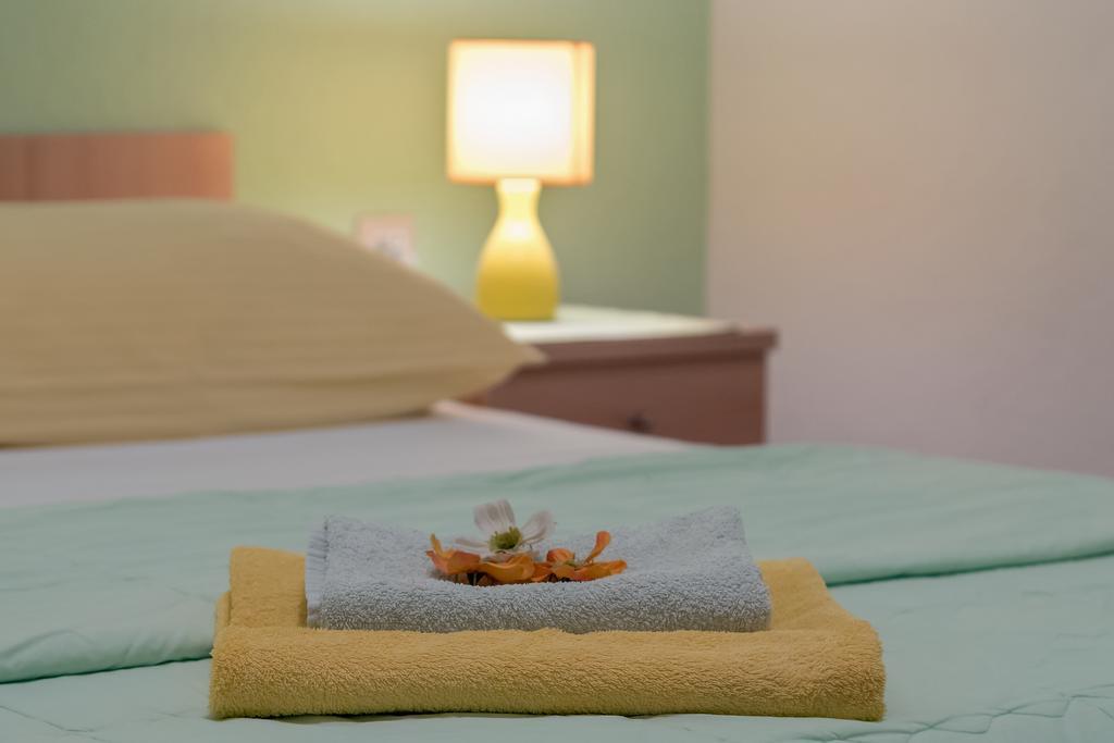 Beach Resort Apartments Bucina Baska Voda Luaran gambar