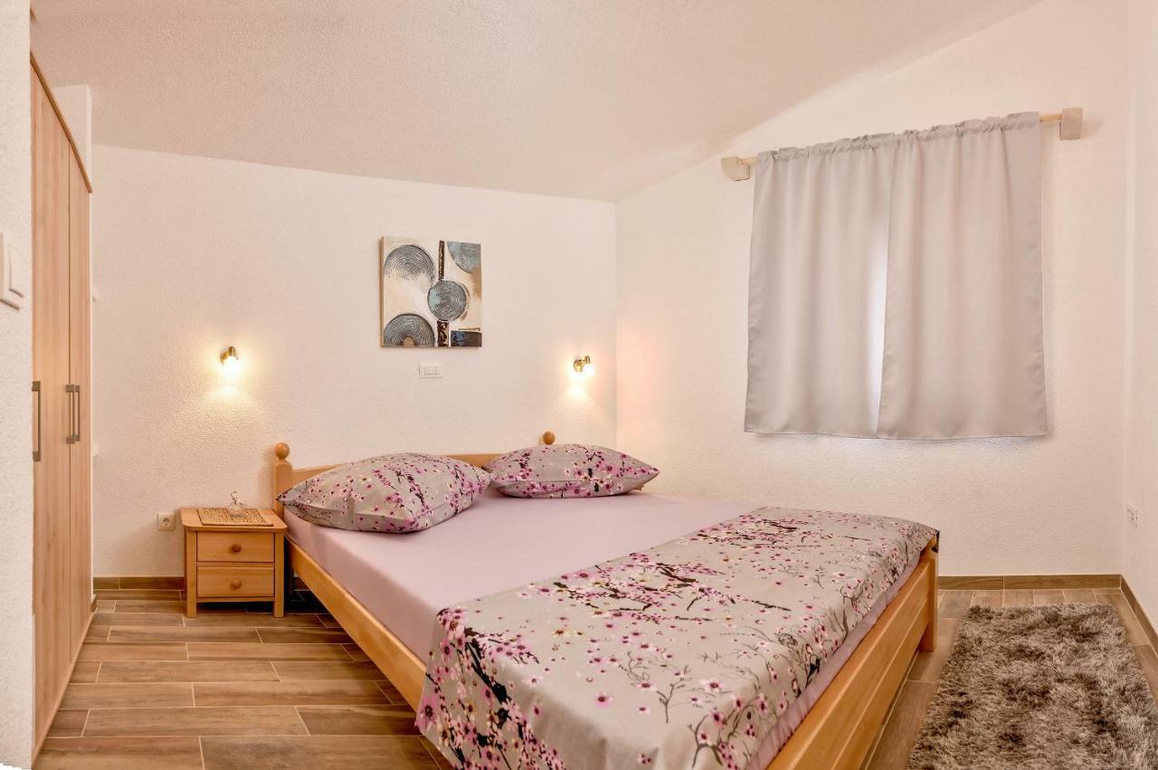 Beach Resort Apartments Bucina Baska Voda Luaran gambar