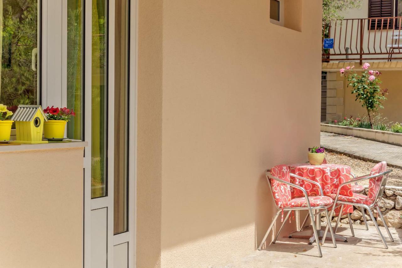 Beach Resort Apartments Bucina Baska Voda Luaran gambar
