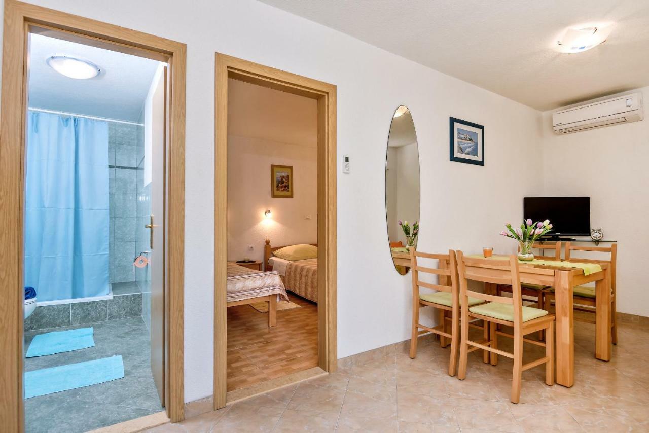 Beach Resort Apartments Bucina Baska Voda Luaran gambar
