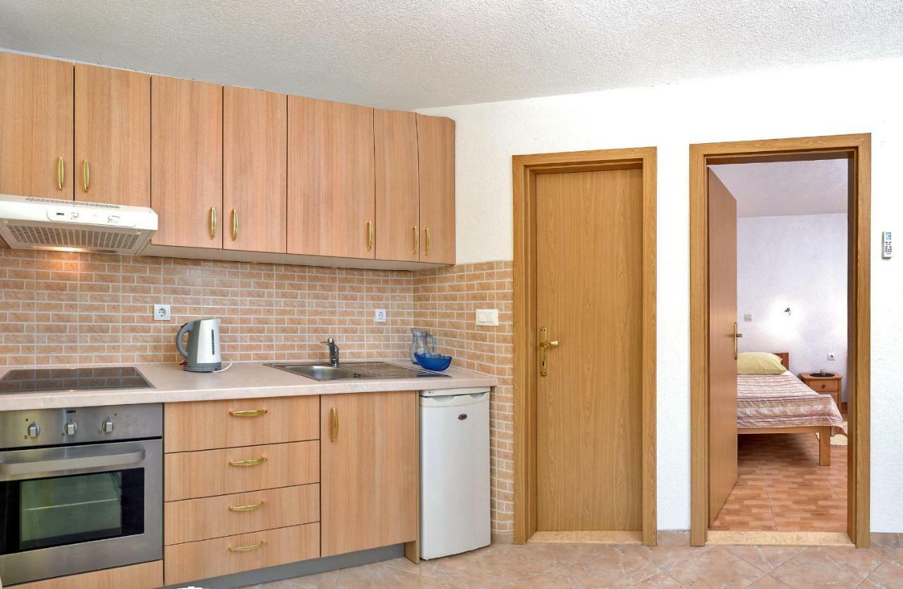 Beach Resort Apartments Bucina Baska Voda Luaran gambar