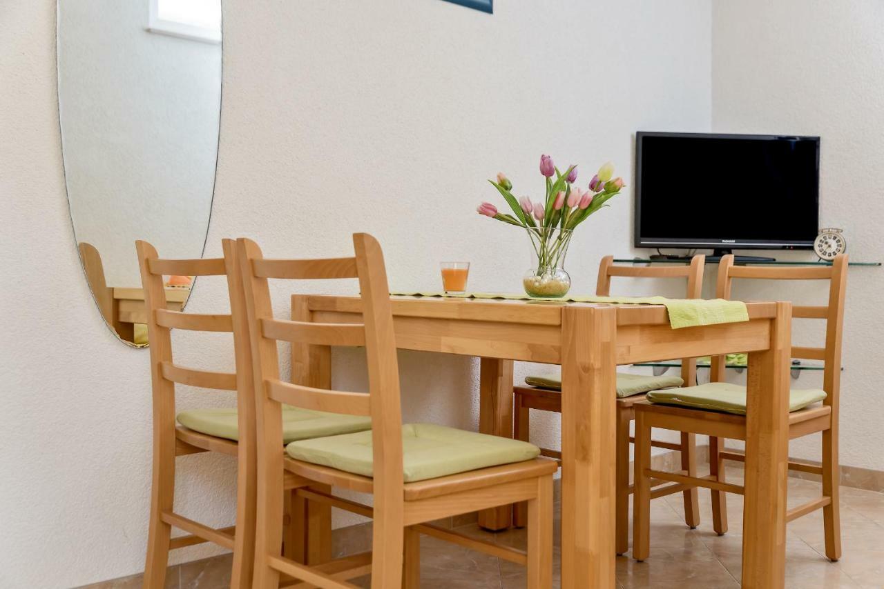 Beach Resort Apartments Bucina Baska Voda Luaran gambar