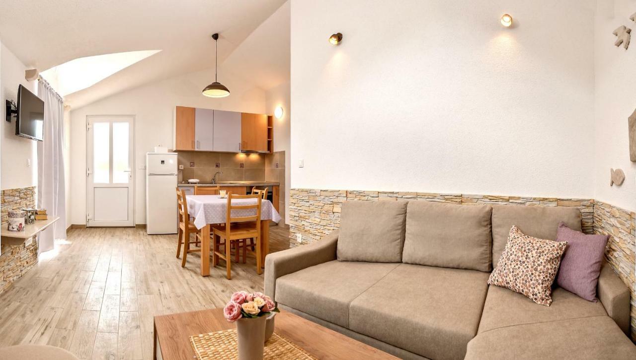 Beach Resort Apartments Bucina Baska Voda Luaran gambar