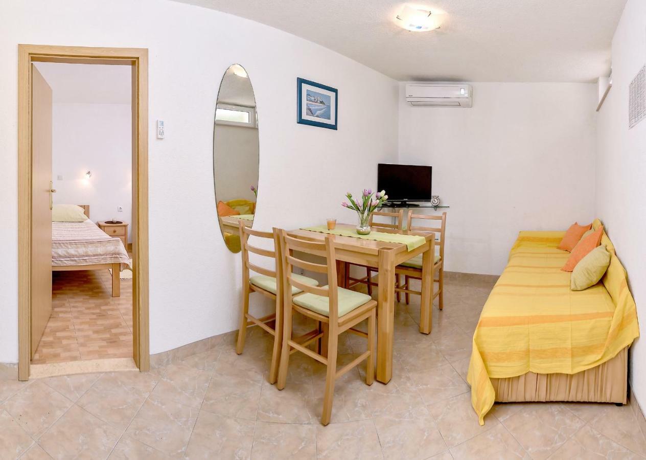 Beach Resort Apartments Bucina Baska Voda Luaran gambar