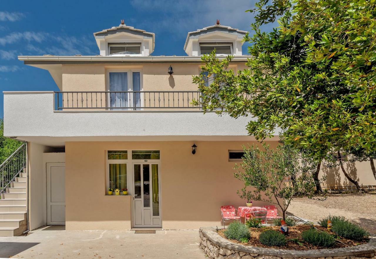 Beach Resort Apartments Bucina Baska Voda Luaran gambar